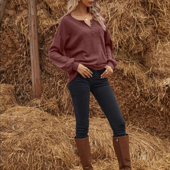 Button detail waffle long sleeve top fall - Picture 7 of 12